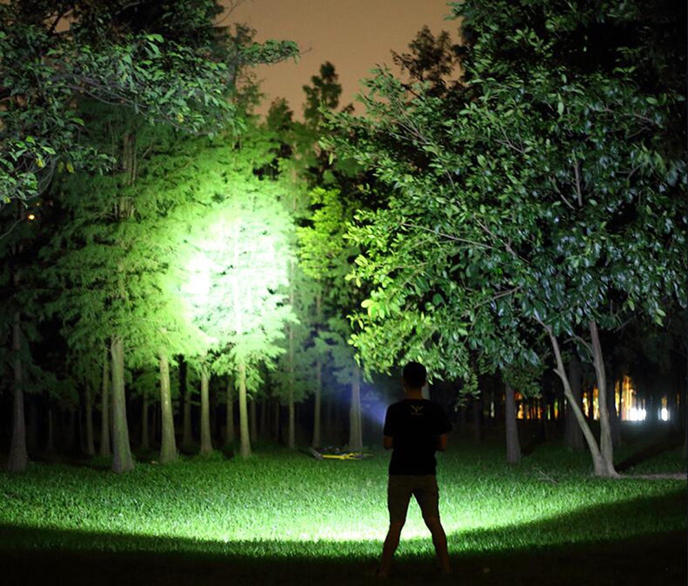 D05 Flashlight Night Hiking Use
